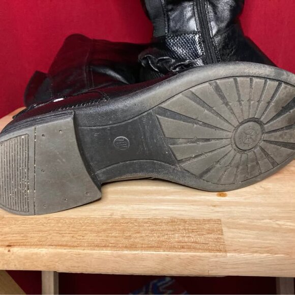 Leslie Extra Wide Calf Distressed Faux Leather Boots Size 7 1/2W - Picture 3 of 6